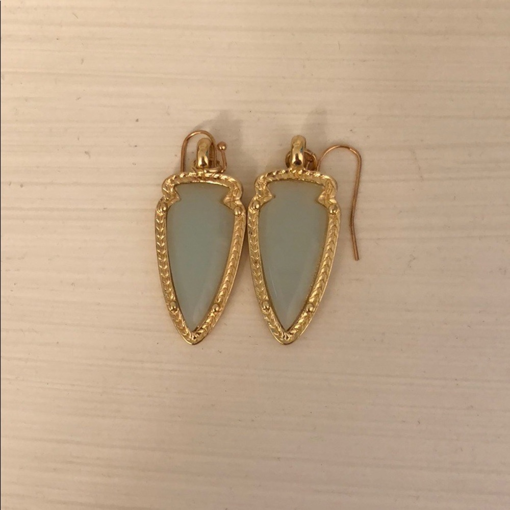 Kendra Scott Arrow earrings